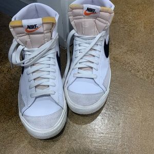 Nike Blazer Mid '77 Women's Shoes in size US 10.